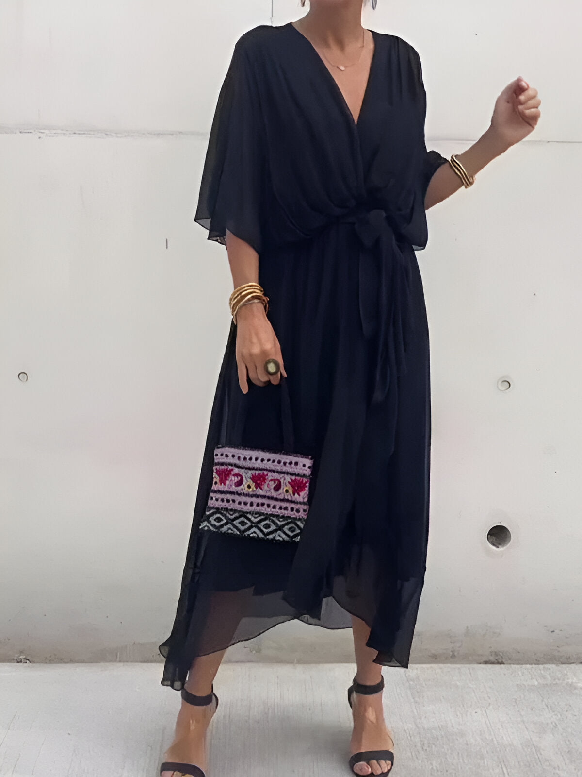 Monica | Abito con Scollo a V per un’Eleganza Senza Tempo