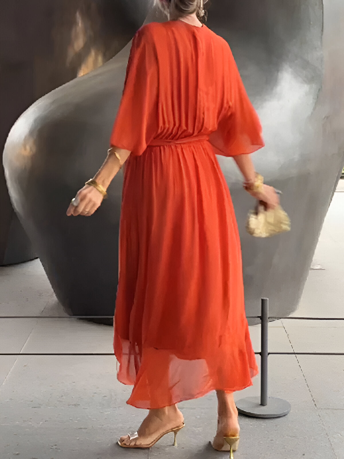 Monica | Abito con Scollo a V per un’Eleganza Senza Tempo